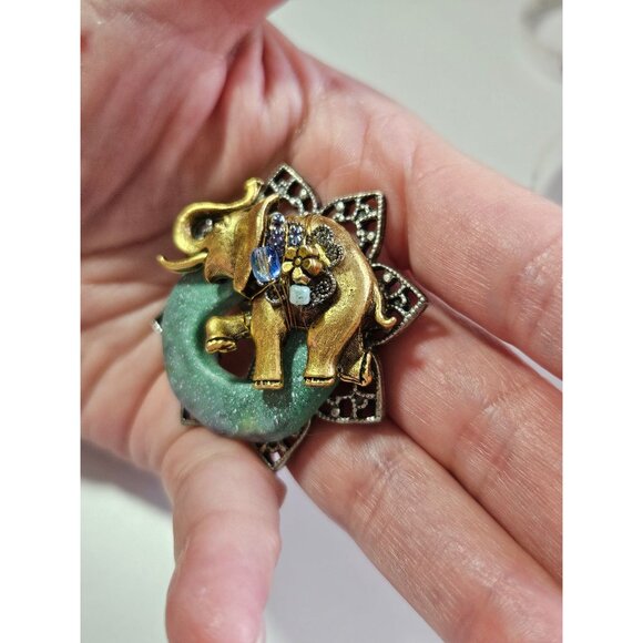 **Final Sale** Cara Stimmel Ltd elephant brooch - Picture 3 of 10